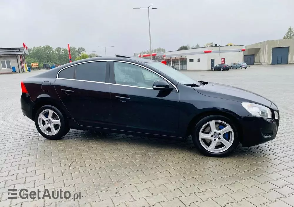 VOLVO S60 D5