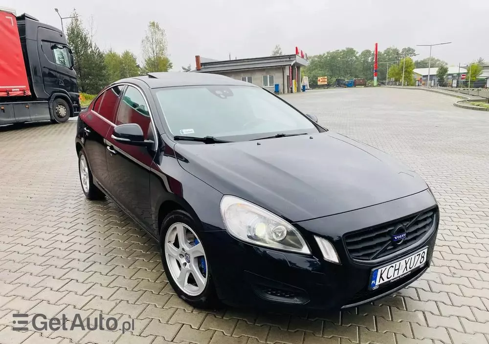 VOLVO S60 D5