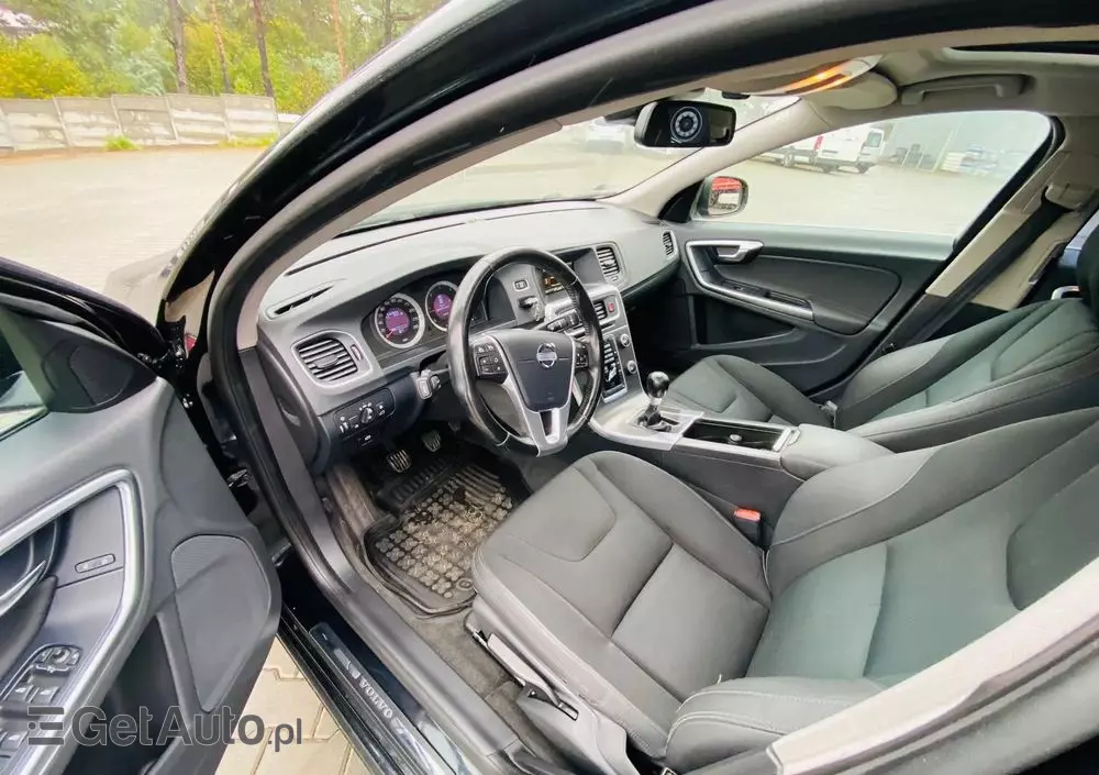 VOLVO S60 D5