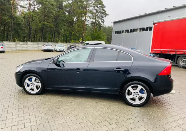 VOLVO S60 D5