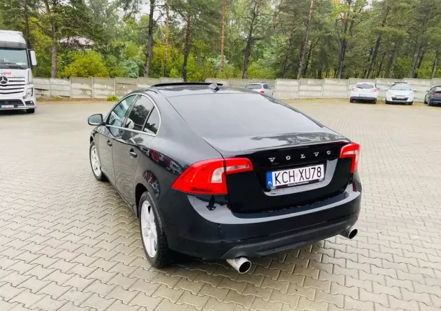 VOLVO S60 D5