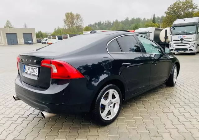 VOLVO S60 D5
