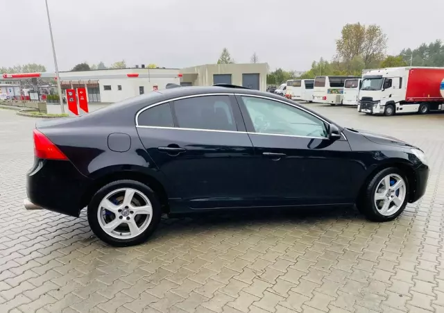 VOLVO S60 D5