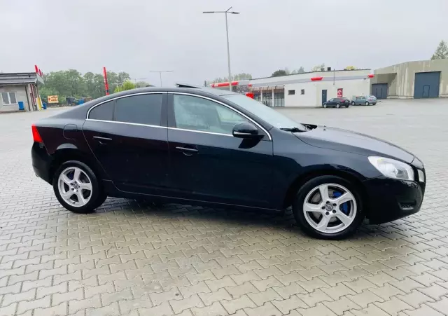 VOLVO S60 D5