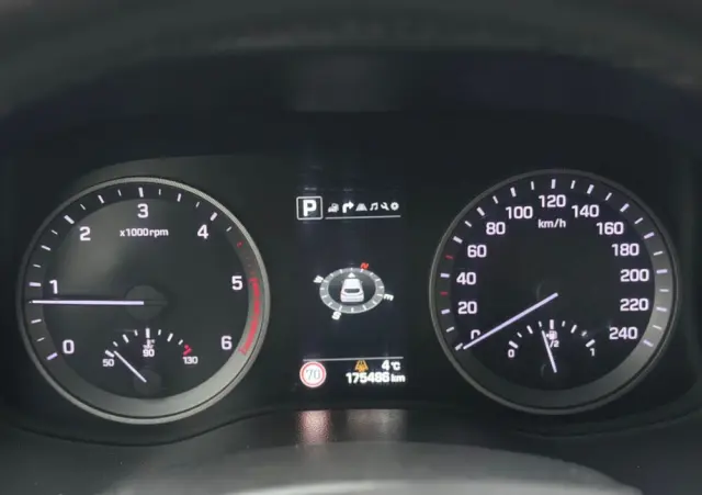 HYUNDAI Tucson 2.0 CRDI Premium 4WD