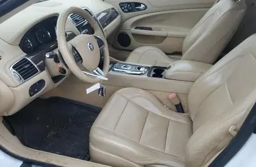 JAGUAR XK 