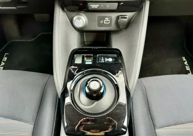 NISSAN Leaf 40kWh Tekna