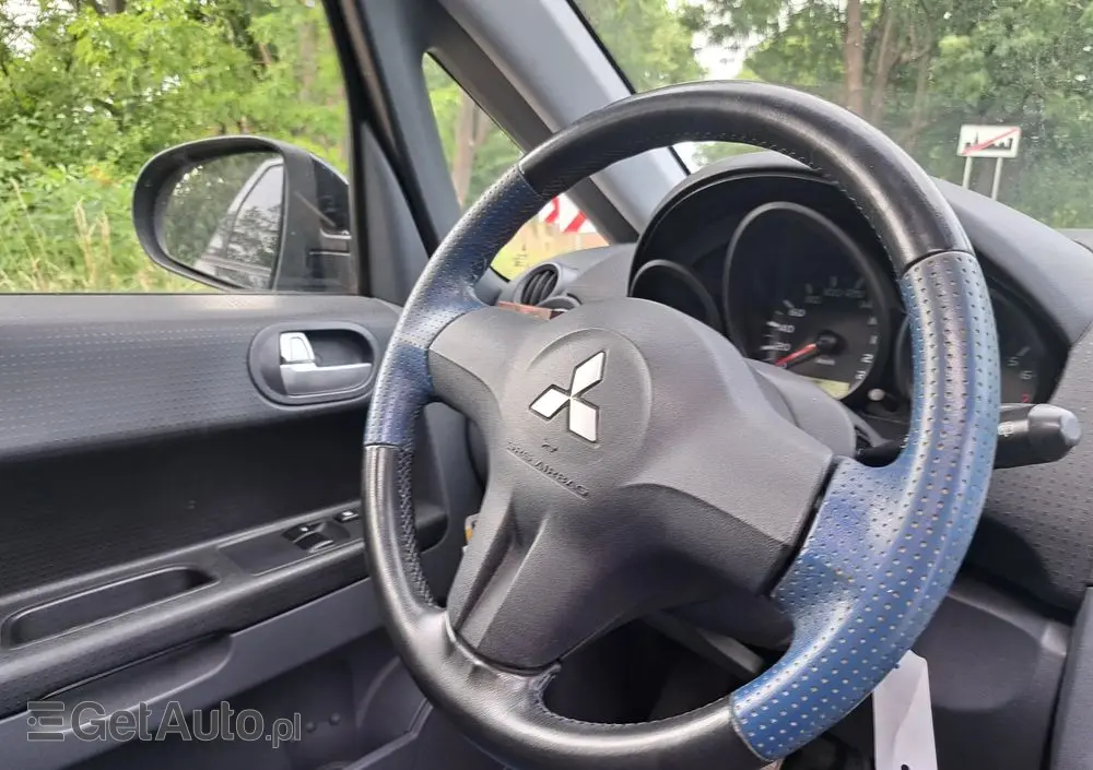 MITSUBISHI Colt 1.5 Invite Edition Gold