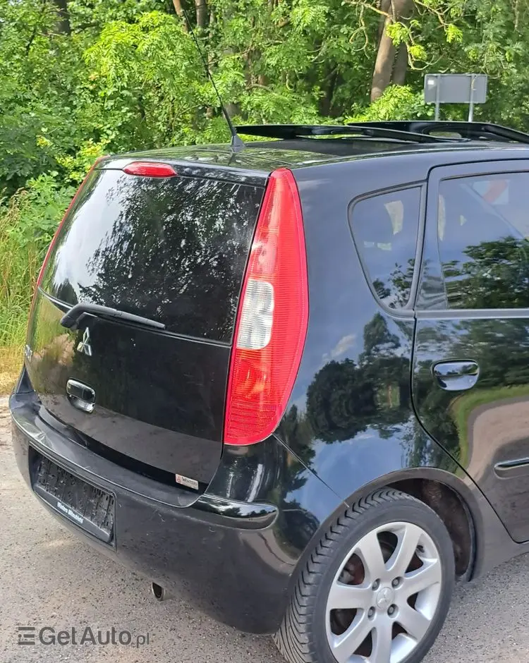 MITSUBISHI Colt 1.5 Invite Edition Gold