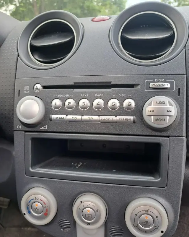 MITSUBISHI Colt 1.5 Invite Edition Gold