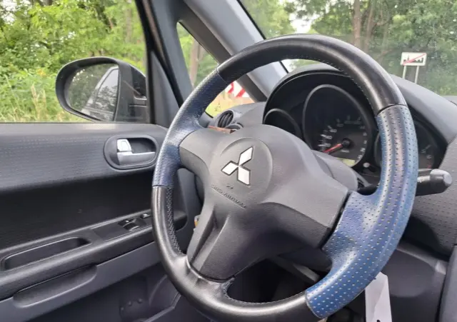 MITSUBISHI Colt 1.5 Invite Edition Gold