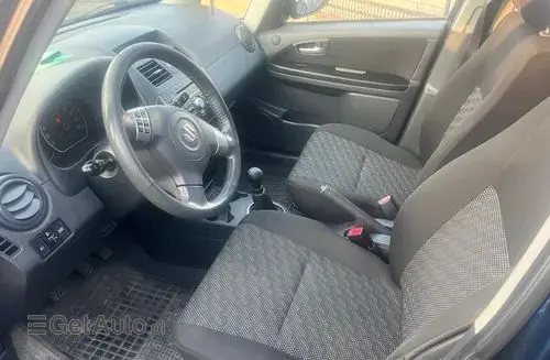SUZUKI SX4 