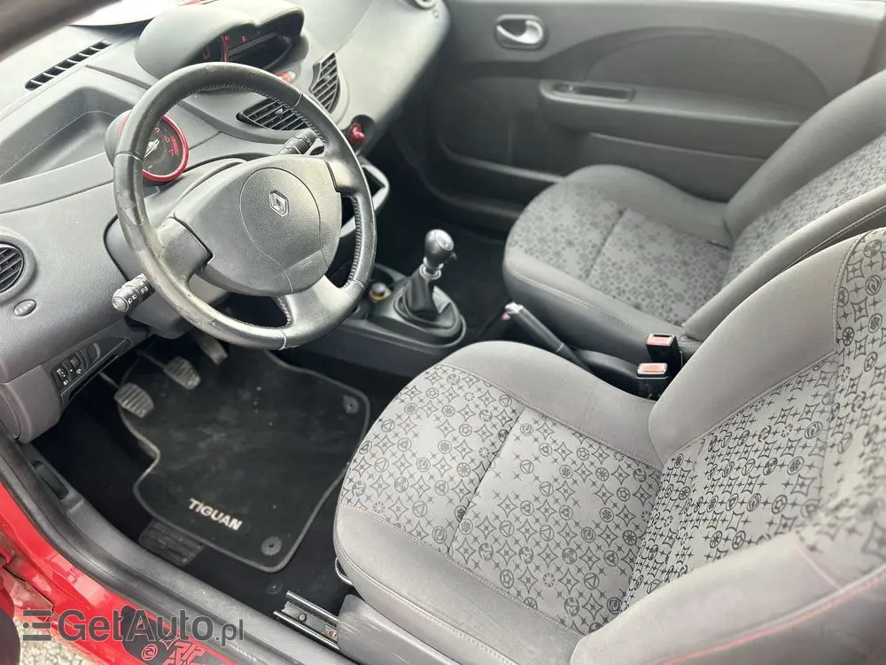 RENAULT Twingo 