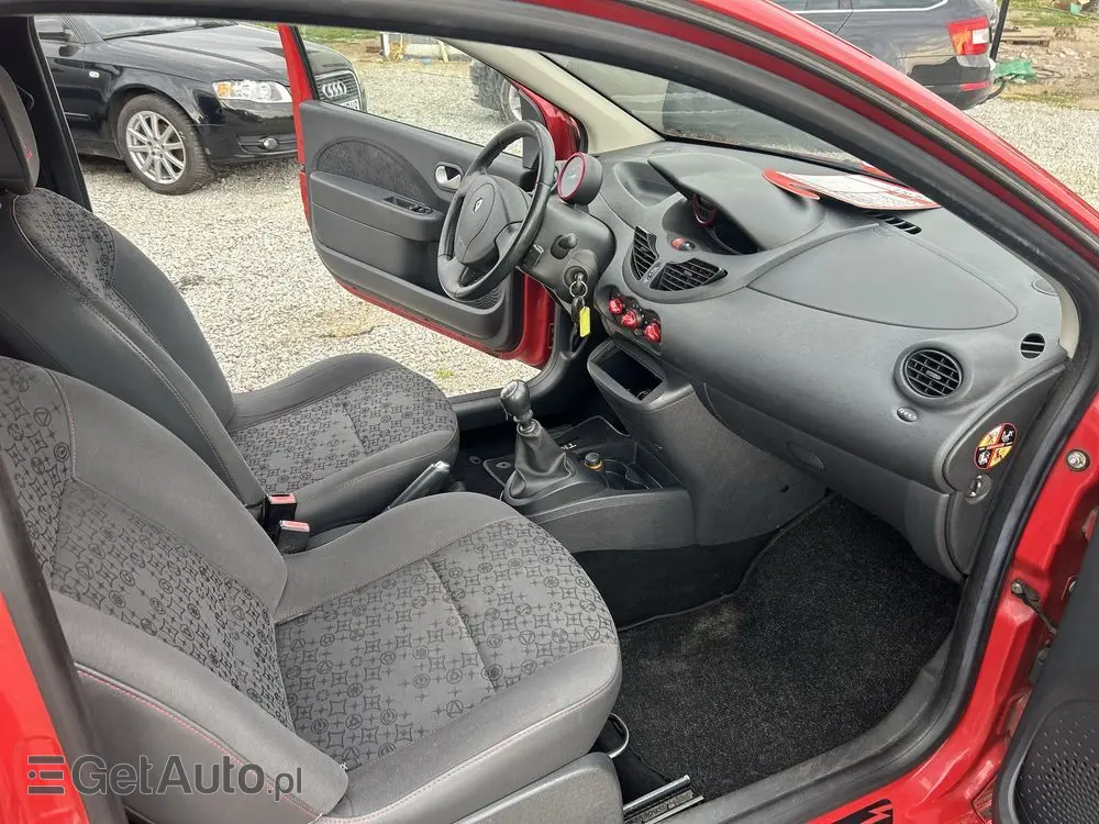 RENAULT Twingo 