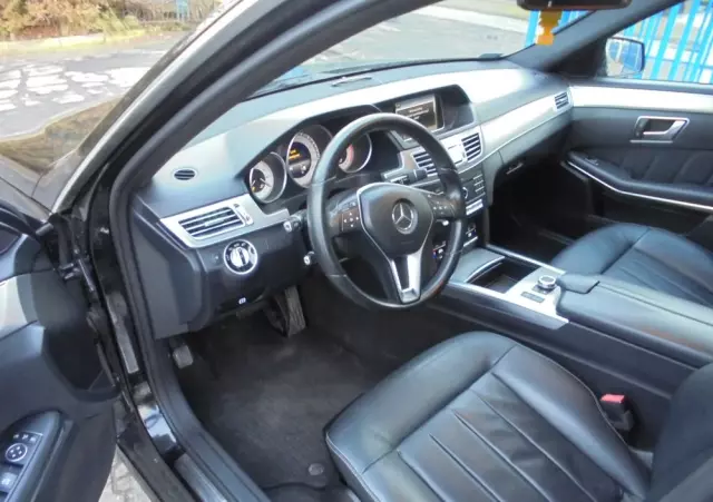 MERCEDES-BENZ Klasa E 220 BlueTEC BlueEFFICIENCY Edition 9G-TRONIC Avantgarde