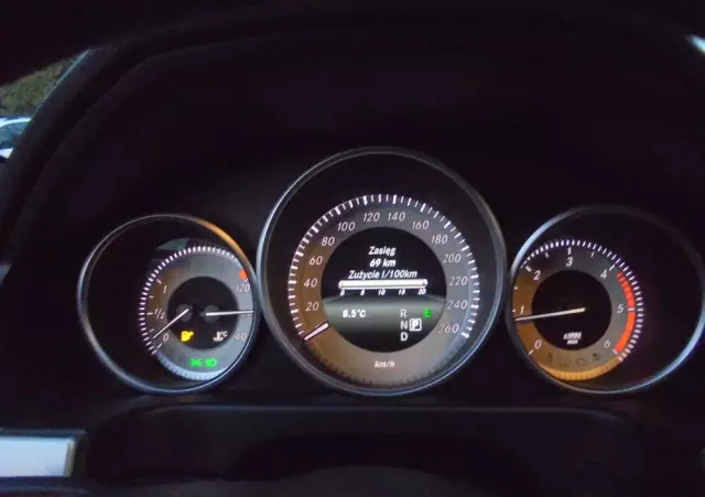 MERCEDES-BENZ Klasa E 220 BlueTEC BlueEFFICIENCY Edition 9G-TRONIC Avantgarde