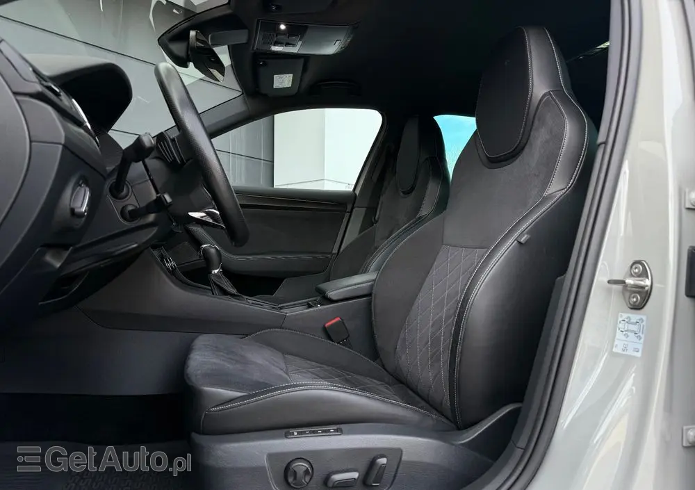 SKODA Superb 2.0 TDI SCR Sportline DSG