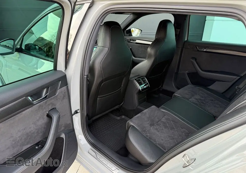SKODA Superb 2.0 TDI SCR Sportline DSG
