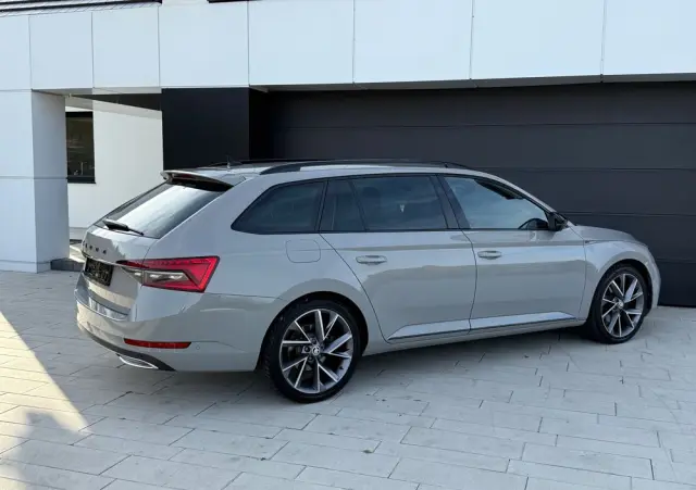 SKODA Superb 2.0 TDI SCR Sportline DSG