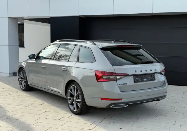 SKODA Superb 2.0 TDI SCR Sportline DSG