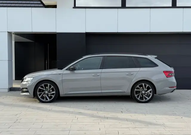 SKODA Superb 2.0 TDI SCR Sportline DSG