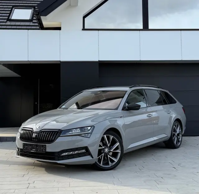 SKODA Superb 2.0 TDI SCR Sportline DSG