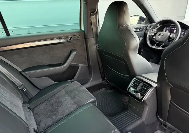 SKODA Superb 2.0 TDI SCR Sportline DSG