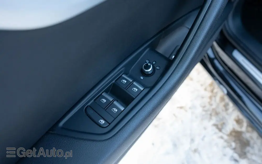 AUDI A4 Avant 2.0 TDI S tronic quattro sport