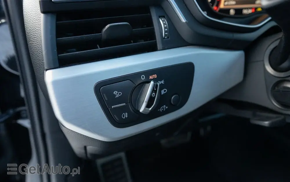 AUDI A4 Avant 2.0 TDI S tronic quattro sport