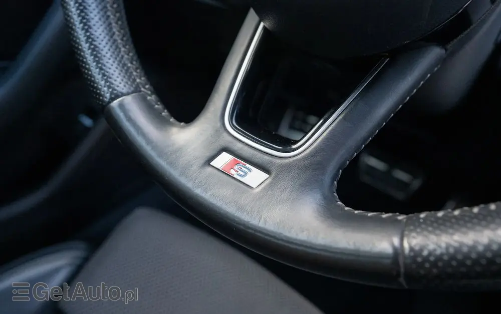 AUDI A4 Avant 2.0 TDI S tronic quattro sport