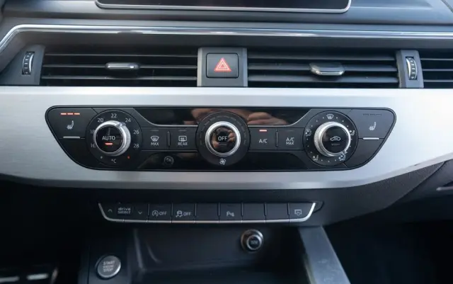 AUDI A4 Avant 2.0 TDI S tronic quattro sport