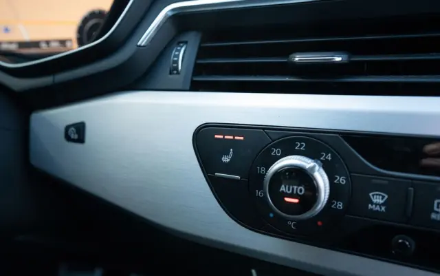 AUDI A4 Avant 2.0 TDI S tronic quattro sport