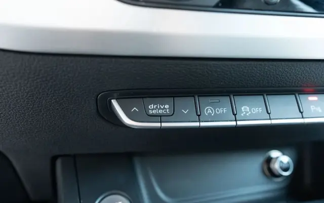 AUDI A4 Avant 2.0 TDI S tronic quattro sport