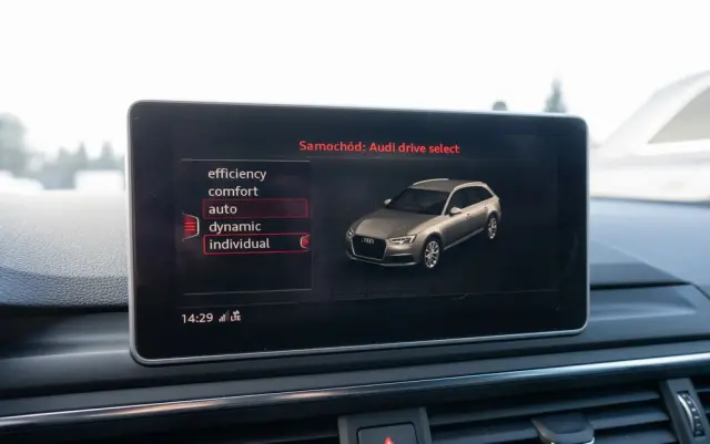 AUDI A4 Avant 2.0 TDI S tronic quattro sport