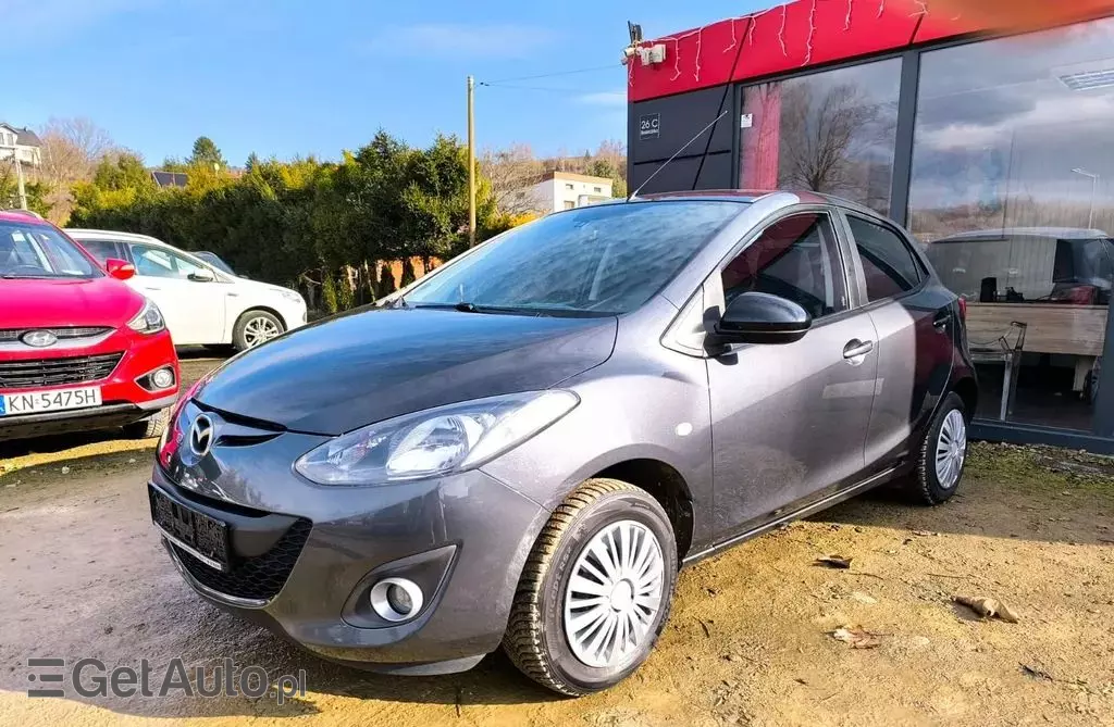 MAZDA 2 
