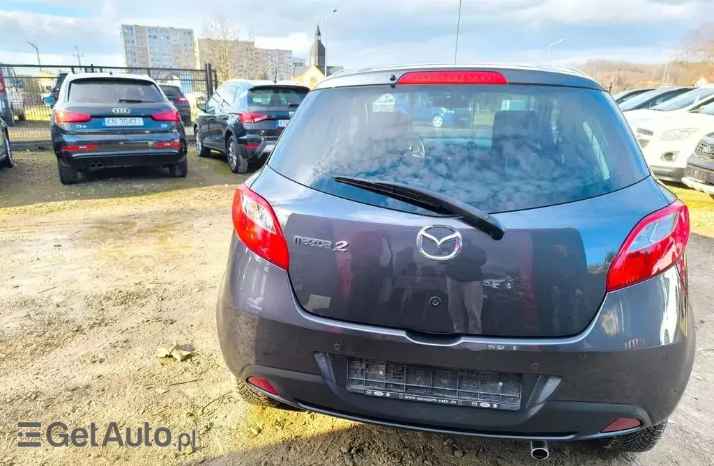MAZDA 2 
