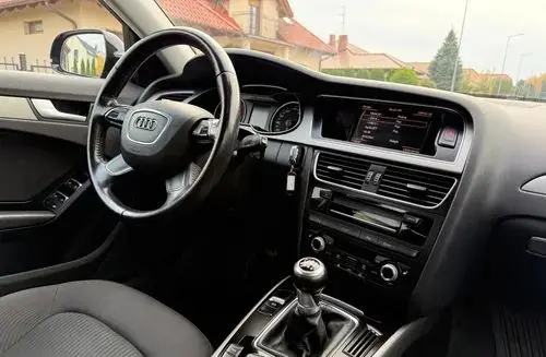 AUDI A4 