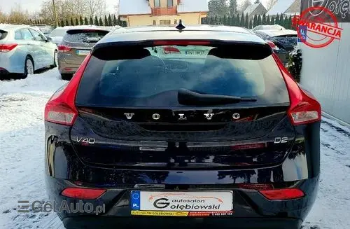 VOLVO V40 