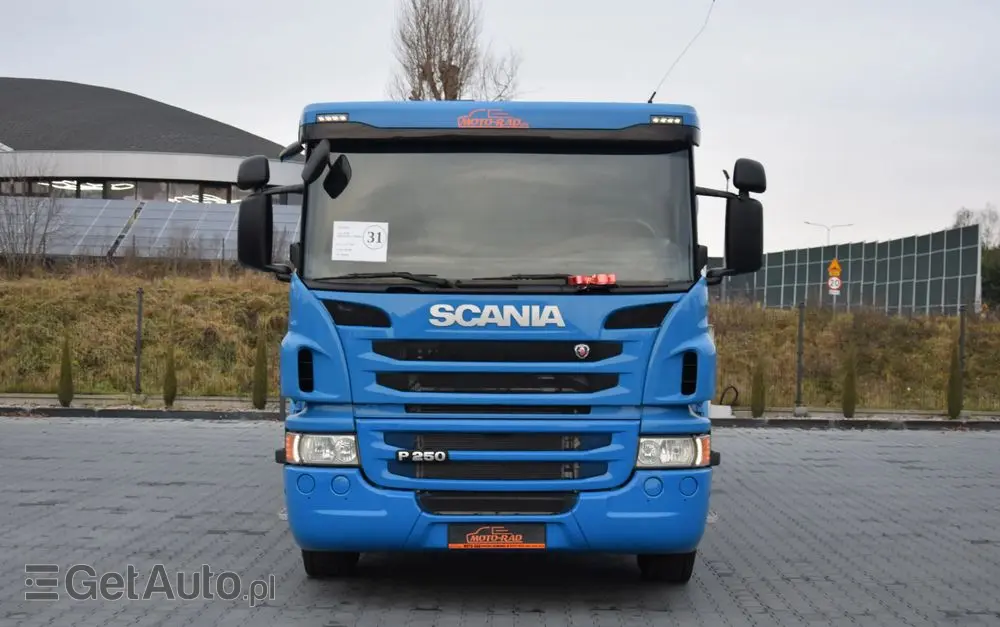 SCANIA P250 / EURO 6 / SKRZYNIA 7.8 M / WINDA DHOLLANDIA / PODUSZKI NA TYLNEJ OSI / RETARDER / KLIMA / TEMPOMAT / SERWISOWANY / SPROWADZONY 