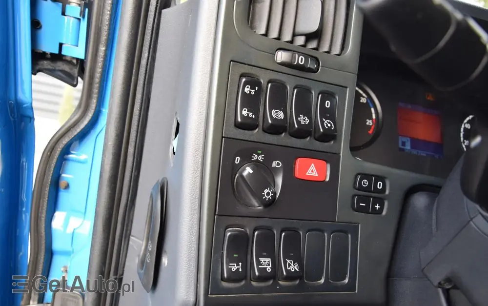 SCANIA P250 / EURO 6 / SKRZYNIA 7.8 M / WINDA DHOLLANDIA / PODUSZKI NA TYLNEJ OSI / RETARDER / KLIMA / TEMPOMAT / SERWISOWANY / SPROWADZONY 