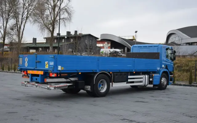 SCANIA P250 / EURO 6 / SKRZYNIA 7.8 M / WINDA DHOLLANDIA / PODUSZKI NA TYLNEJ OSI / RETARDER / KLIMA / TEMPOMAT / SERWISOWANY / SPROWADZONY 