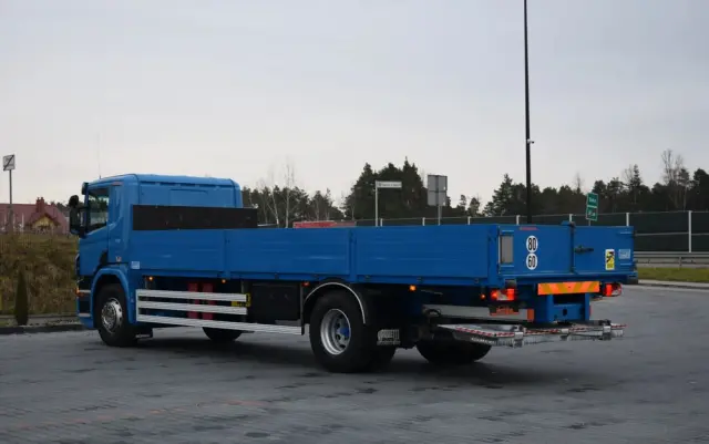 SCANIA P250 / EURO 6 / SKRZYNIA 7.8 M / WINDA DHOLLANDIA / PODUSZKI NA TYLNEJ OSI / RETARDER / KLIMA / TEMPOMAT / SERWISOWANY / SPROWADZONY 
