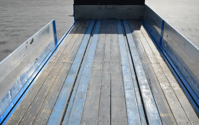 SCANIA P250 / EURO 6 / SKRZYNIA 7.8 M / WINDA DHOLLANDIA / PODUSZKI NA TYLNEJ OSI / RETARDER / KLIMA / TEMPOMAT / SERWISOWANY / SPROWADZONY 