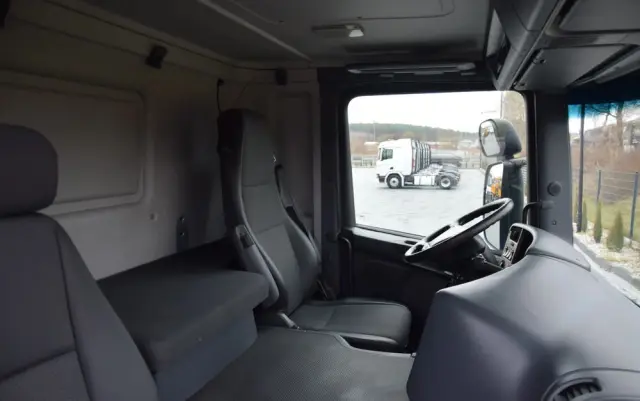 SCANIA P250 / EURO 6 / SKRZYNIA 7.8 M / WINDA DHOLLANDIA / PODUSZKI NA TYLNEJ OSI / RETARDER / KLIMA / TEMPOMAT / SERWISOWANY / SPROWADZONY 