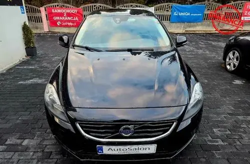 VOLVO V40 