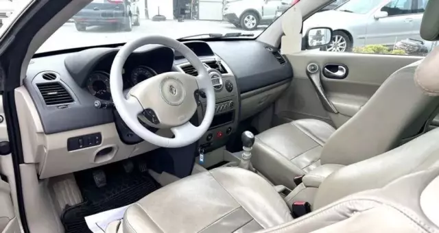 RENAULT Megane 