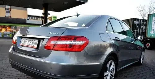 MERCEDES-BENZ Klasa E 