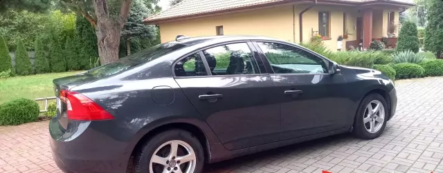 VOLVO S60 2.0 D3 (150 KM)