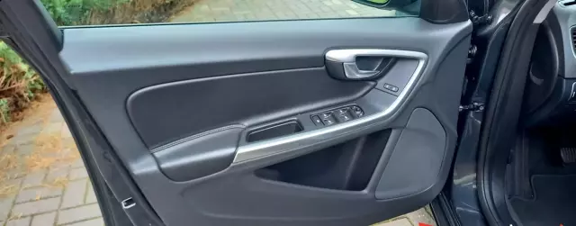 VOLVO S60 2.0 D3 (150 KM)