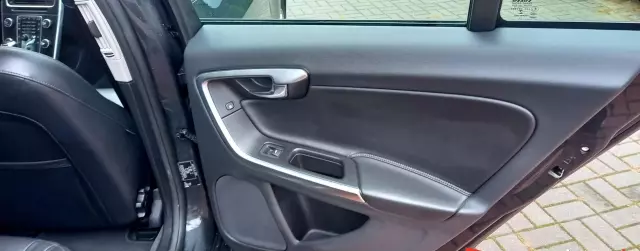 VOLVO S60 2.0 D3 (150 KM)